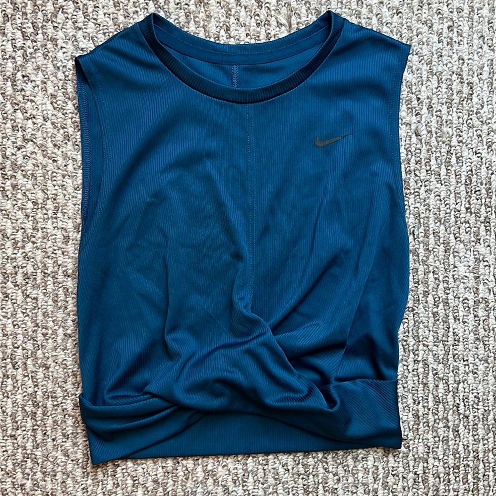 Nike Dri-Fit Twisted Knot Top